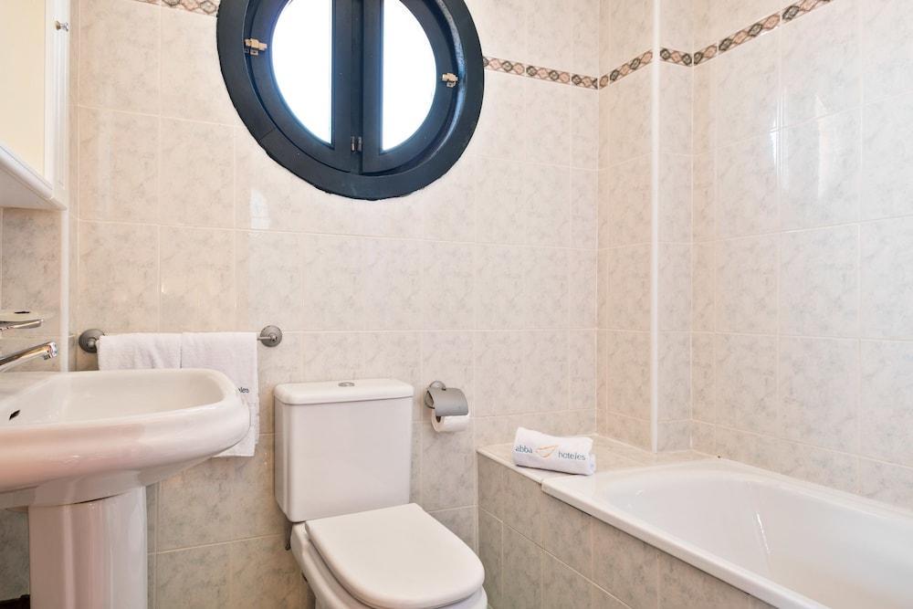 Abba Comillas Apartments Екстер'єр фото